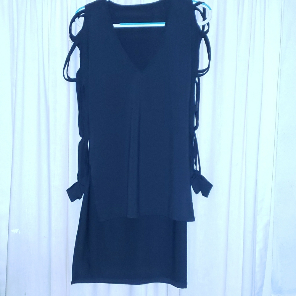 Cold shoulder top